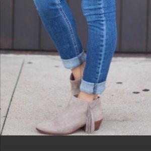 Sam Edelman Paige Fringe Booties 💕